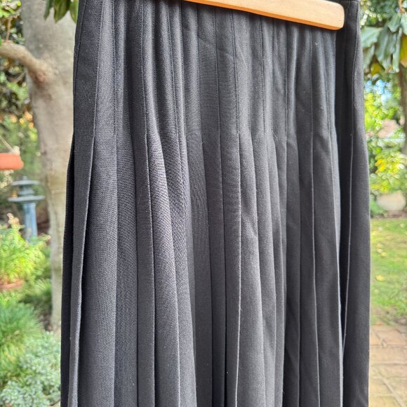 Chanel wool black pleated midi skirt size FR 38 US 4 6 - Picture 4 of 11